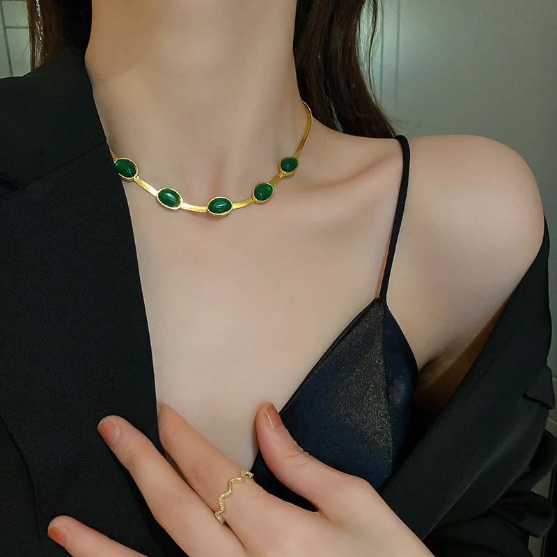 Fashion Jewelry Green Stone Crytal Snake Chain - Image 2