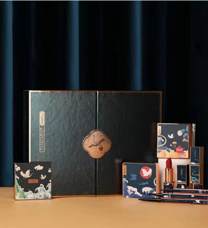 Chinoiserie Eyeshadow Carved Lipstick Set Makeup Set - Image 2