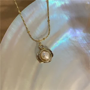 Temperament Retro Baroque Freshwater Pearl Necklace