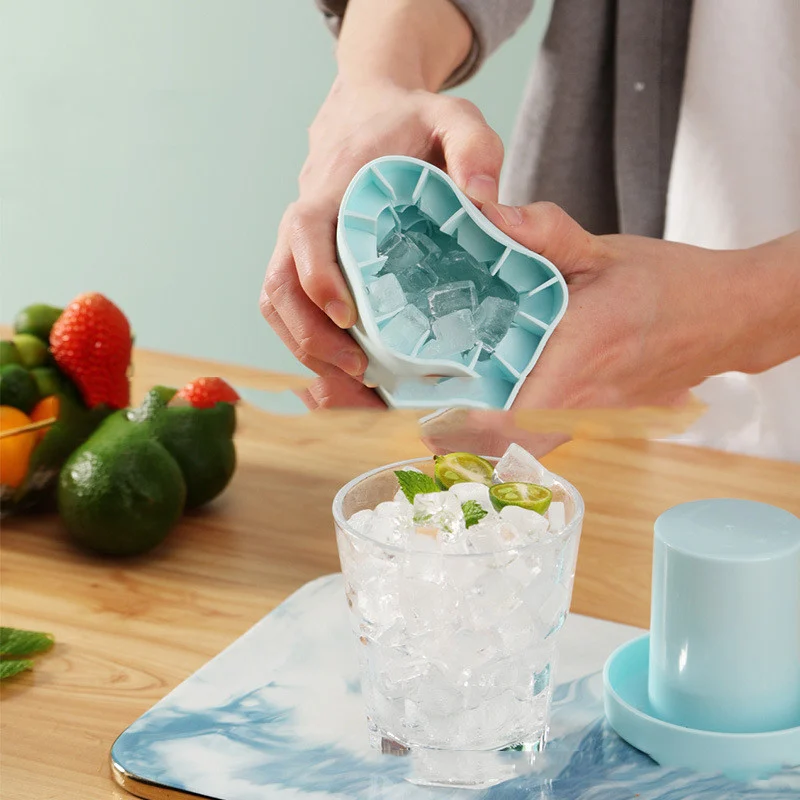 Portable 2 in 1 Ice Bucket Mold with Lid Space Saving - Image 2