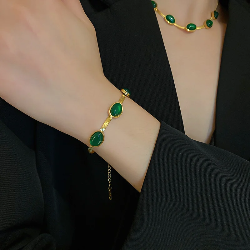 Fashion Jewelry Green Stone Crytal Snake Chain - Image 4