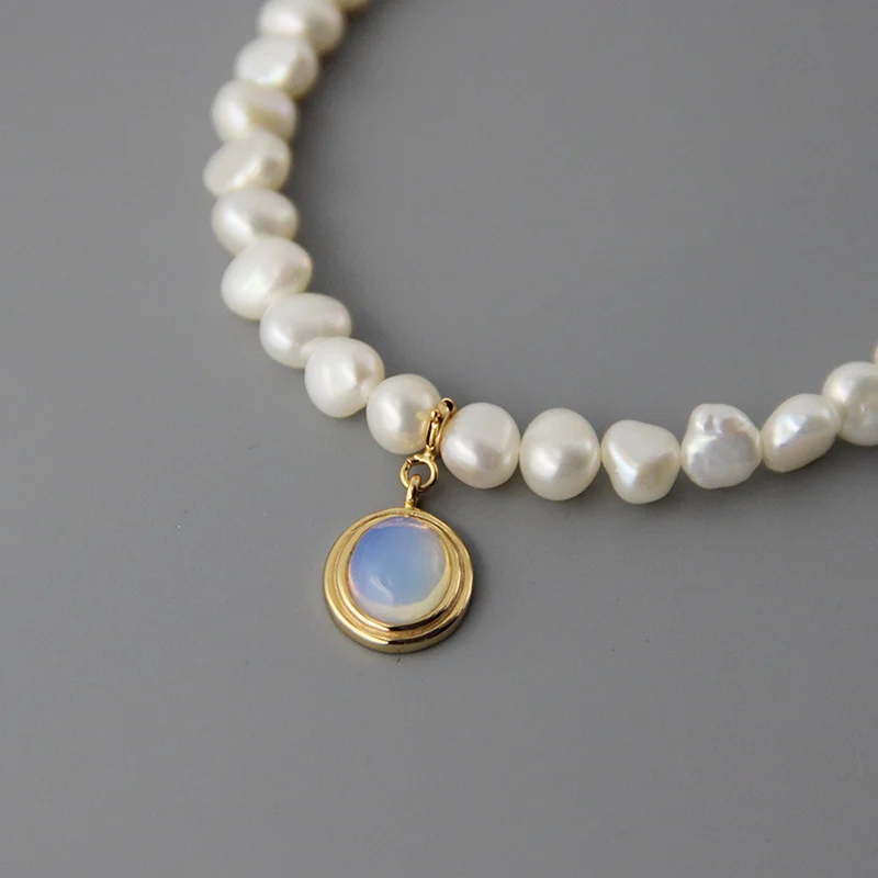 Round Medal Pearl Necklace Irregular Pearl - Image 2
