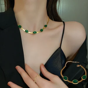 Fashion Jewelry Green Stone Crytal Snake Chain